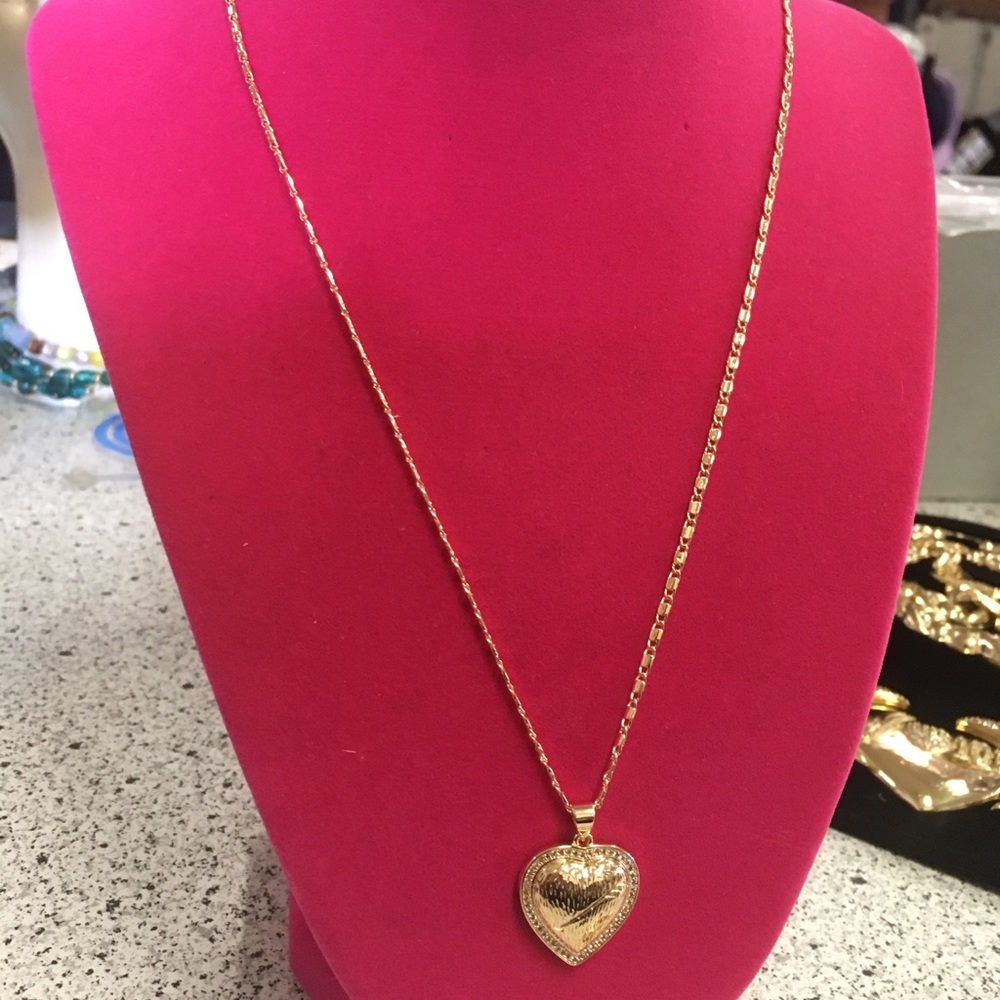 Gold filled chain and heart pendant